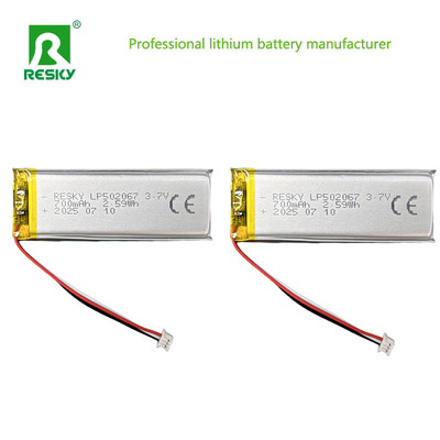 खरीदें रिचार्जेबल लिथियम लिपो बैटरी 502067 3.7V 700mAh लिथियम सेल हैंडहेल्ड ब्यूटी डिवाइस के लिए ऑनलाइन निर्माण